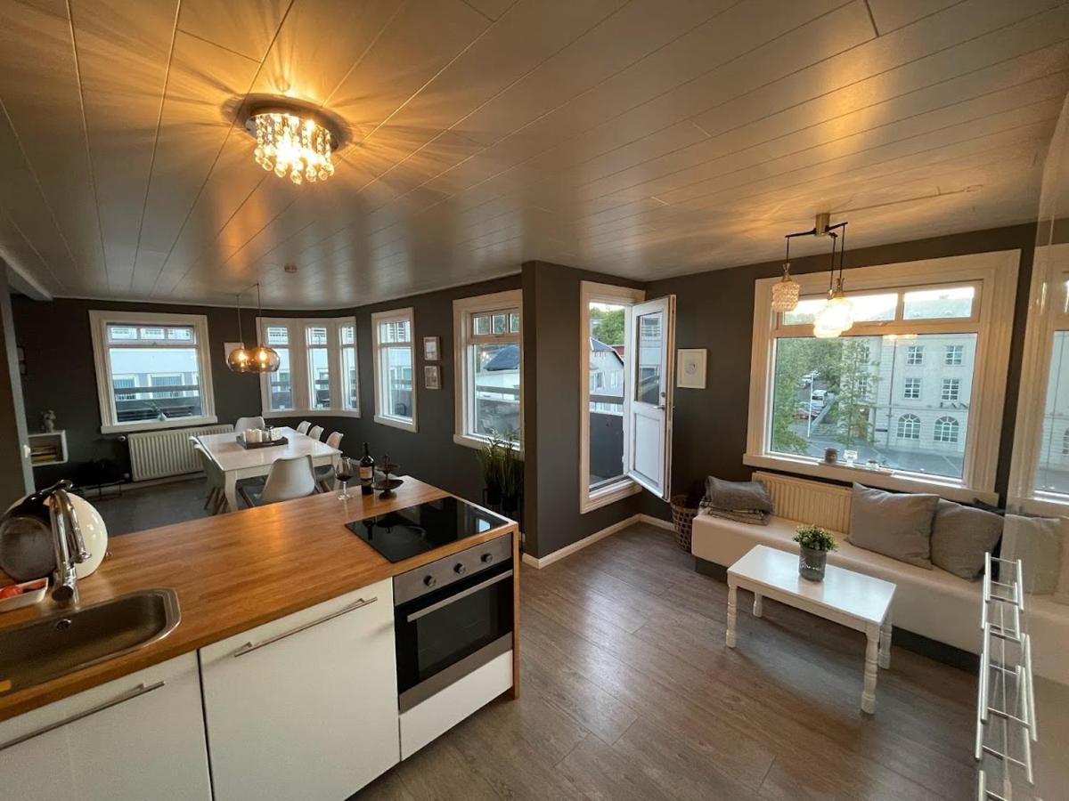 Lovely Penthouse Downtown With 3 Bedrooms Akureyri Buitenkant foto